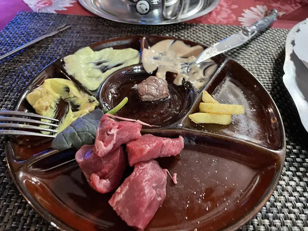 Sonya Bennett_Hôtel - restaurant du Glacier_Arolla_avis