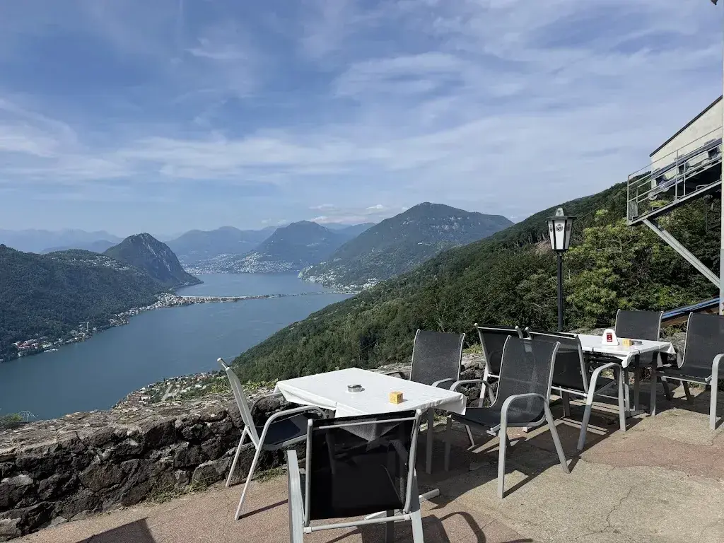 Poh Lin Goh-Jones_Ristorante Funivia Serpiano_Serpiano TI_review