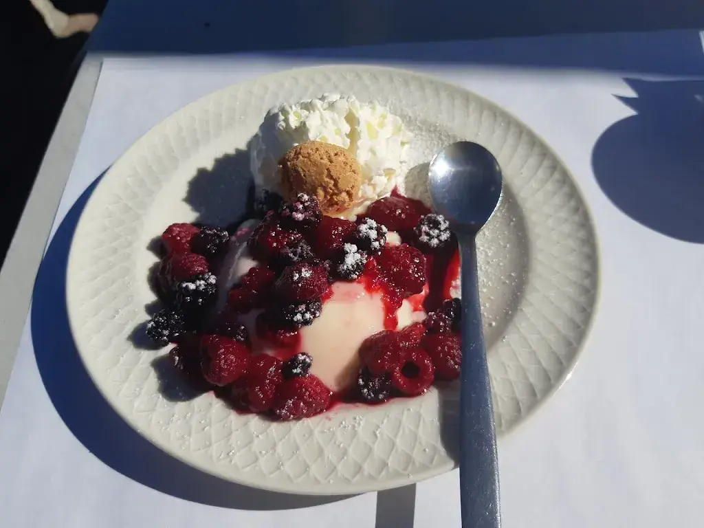 Duangrat Wichiansri_Ristorante Funivia Serpiano_Serpiano TI_review