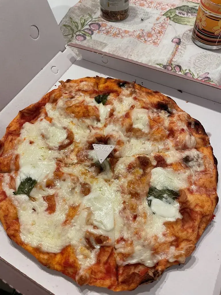 Chiara Galderisi_Vasilico Pizzeria_Agno_review
