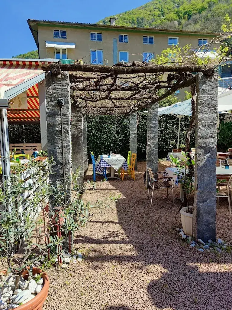 Mladen Ružičić_Cantinetta Caprese_Bissone_avis