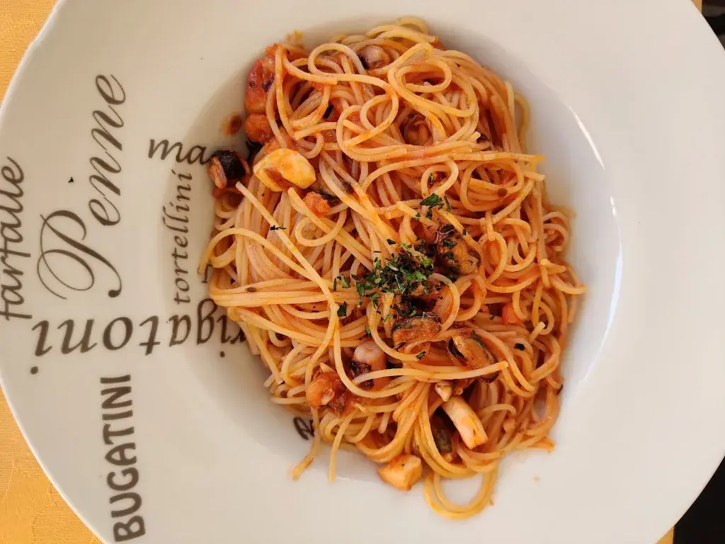 Bhavya Ponna_Ristorante Pizzeria Mascotte_Bissone_reseña