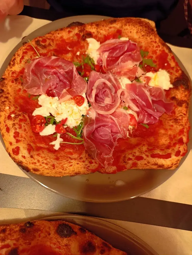 Kamil Wolny_Lo Storico - Pizzeria - parcheggi disponibili anche c/o Scuole Pazzallo_Pazzallo_review