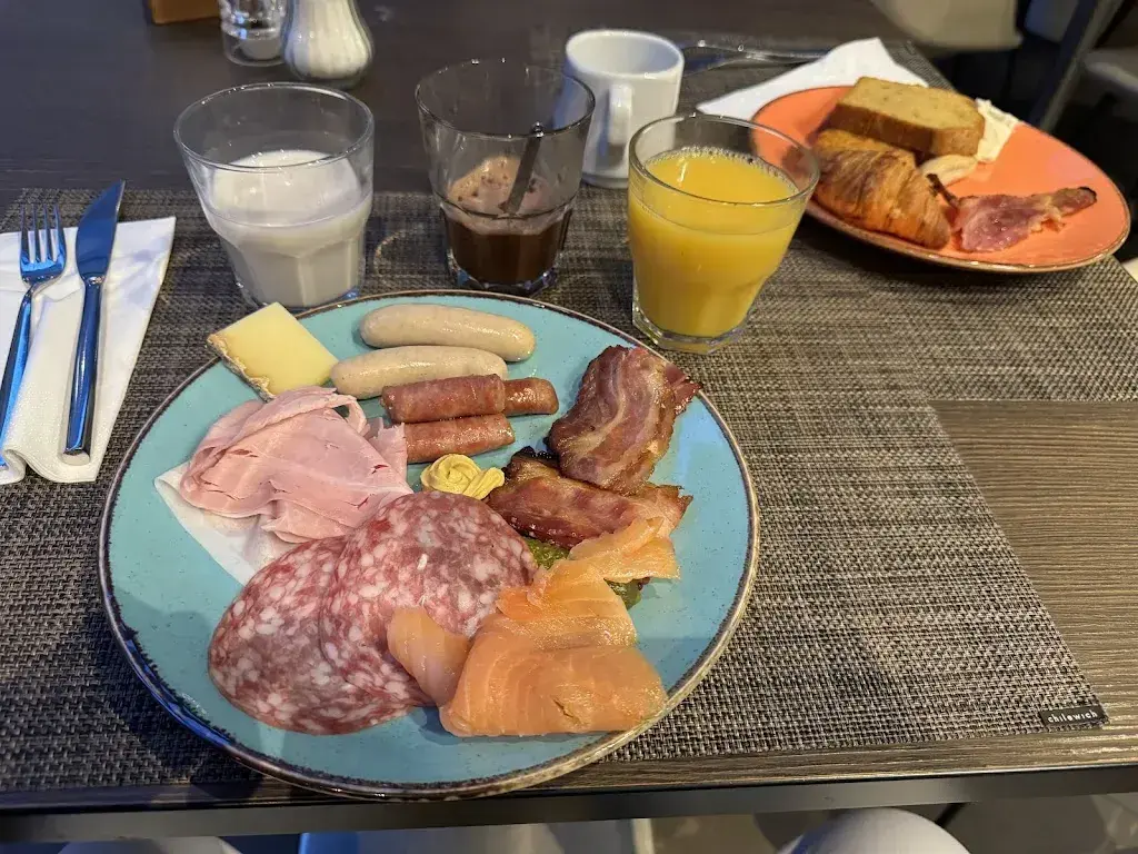 Menu_OLEA Restaurant, Bar & Events - by Novotel_Paradiso_image_4