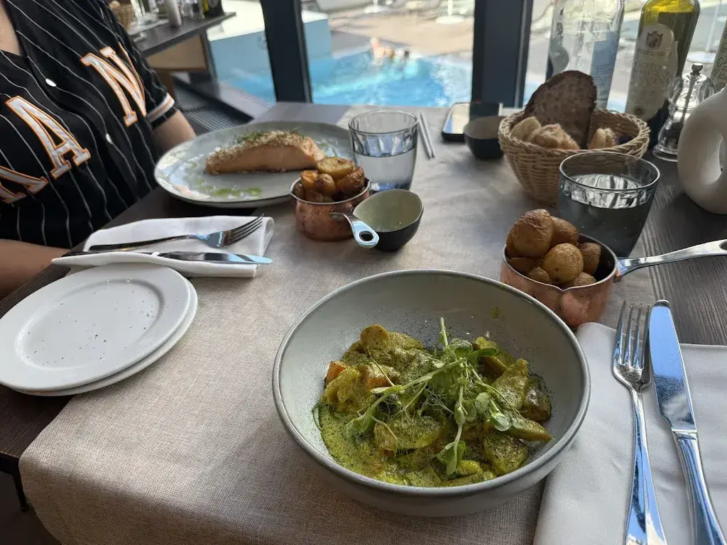 Erown Maskar_OLEA Restaurant, Bar & Events - by Novotel_Paradiso_review