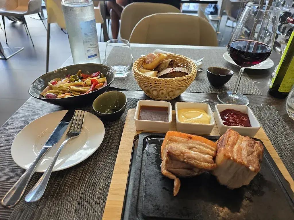 M.S. Tan_OLEA Restaurant, Bar & Events - by Novotel_Paradiso_review