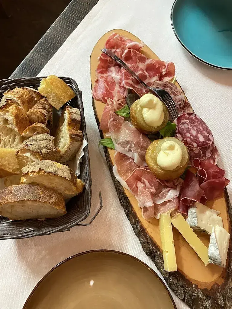 Julija Đorđević_Grotto Figini_Collina d'Oro_review