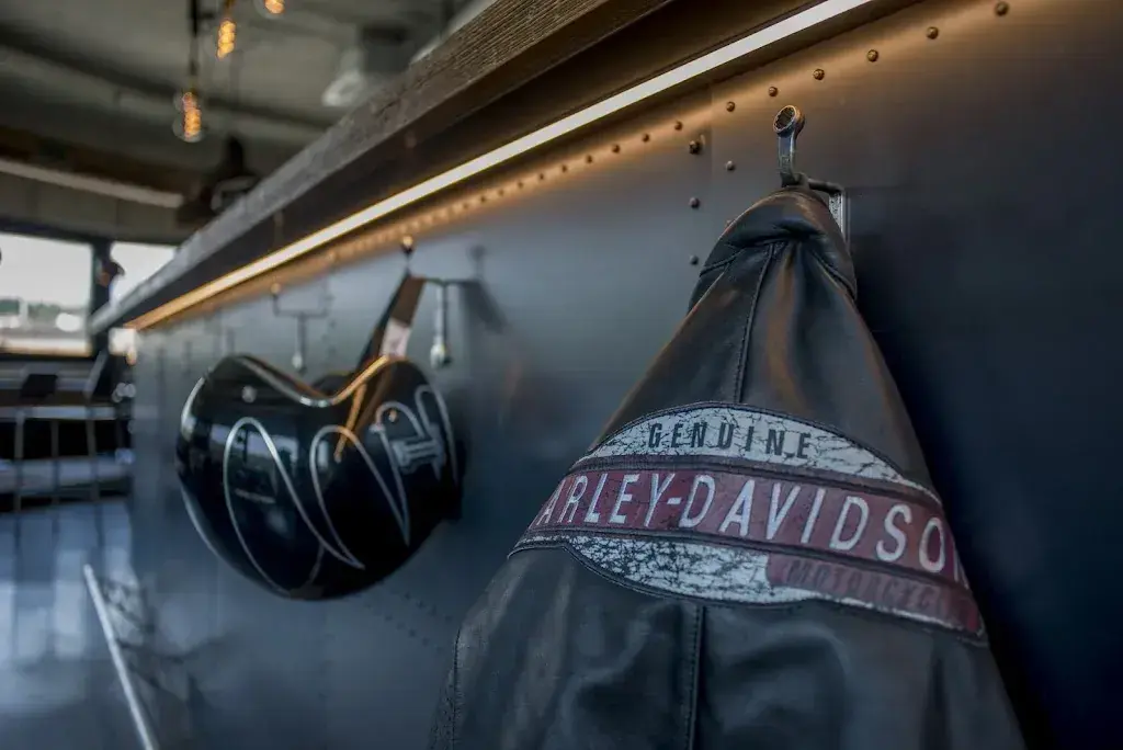 Luc Mayer_Daytona Diner_Pambio-Noranco_recensione