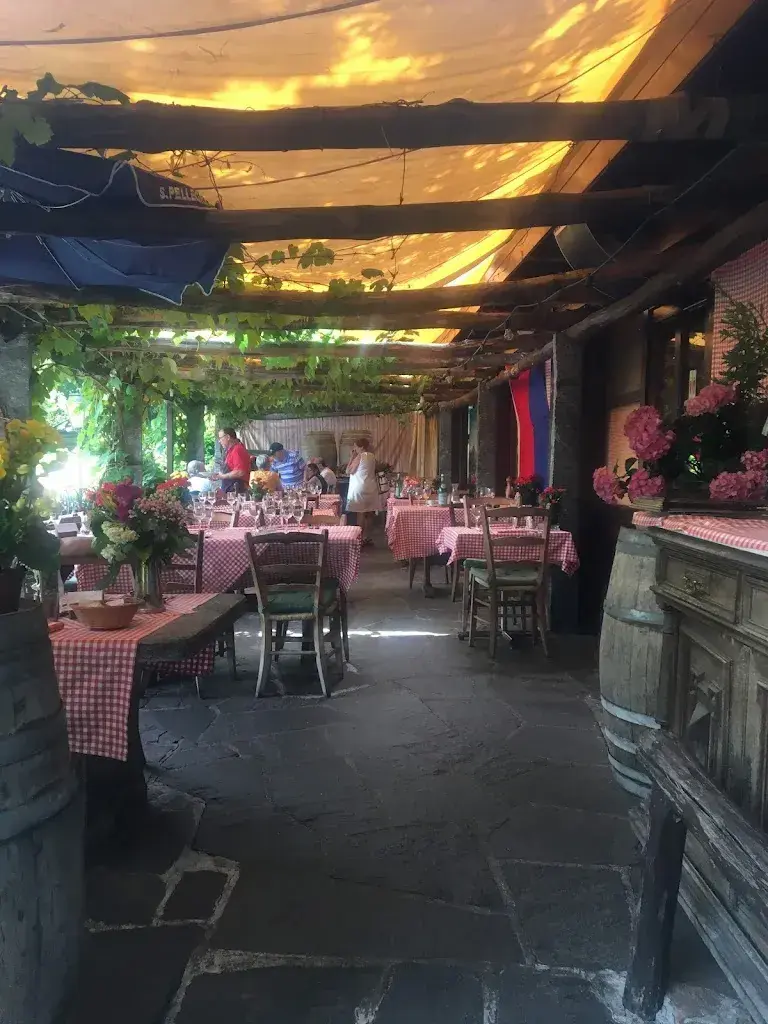 Ricardo R_Grotto Pan Perdü_Carona_review