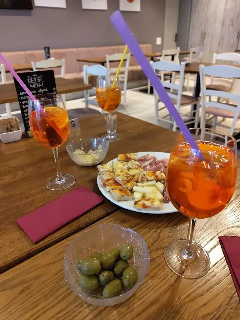 Anna Nobile_Ristorante Agorà_Lugano_avis