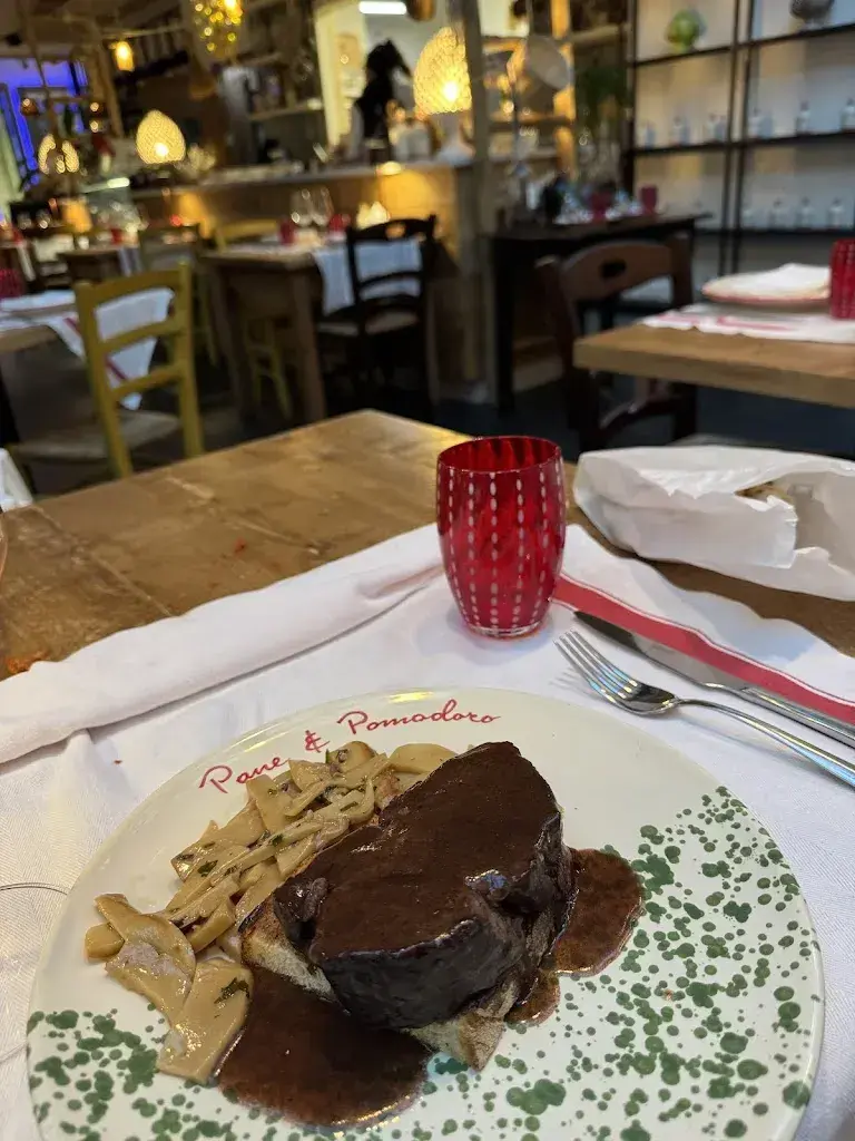 Samanta Schena_Pane e pomodoro_Lugano_review