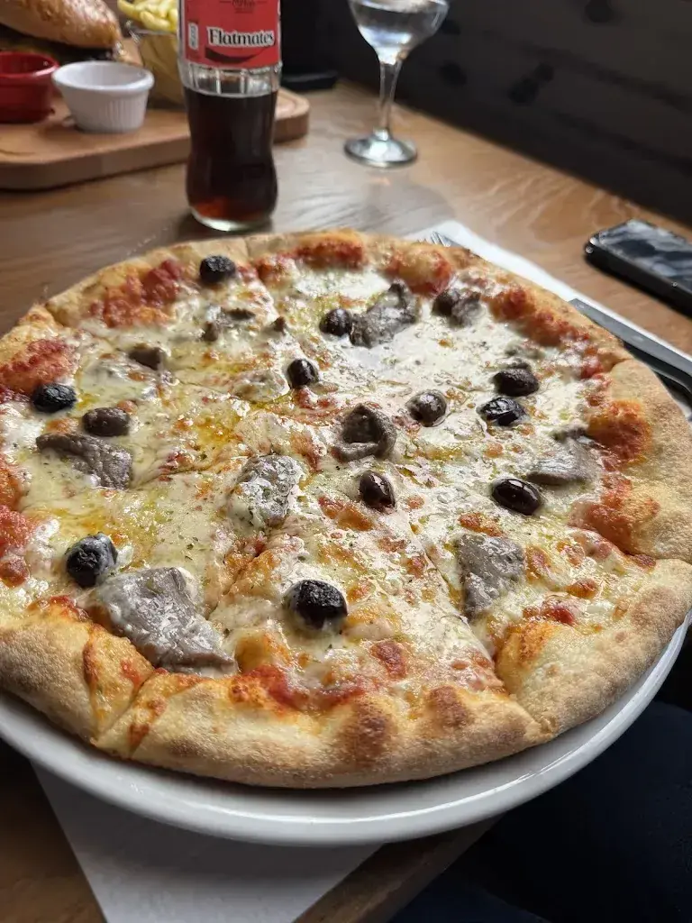 Fisnik Karjagdiu_Jimmy's Restaurant_Volketswil_avis