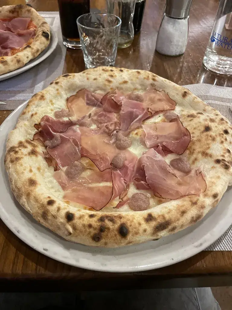 Viola Giovanelli_La Cascina di Mezzovico_Mezzovico-Vira_review