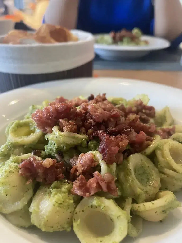 La Relocation Group SA Laura Poggioli Maraniello_Bar Felice_Melide_review