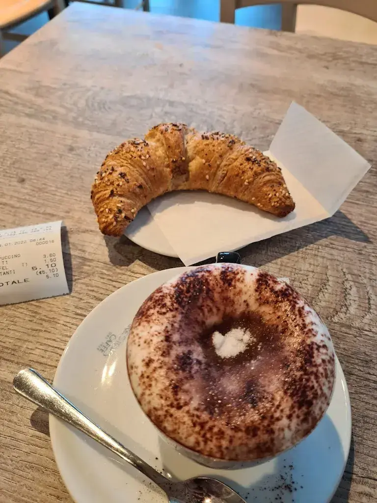 Luca Lupo_Bar Felice_Melide_review