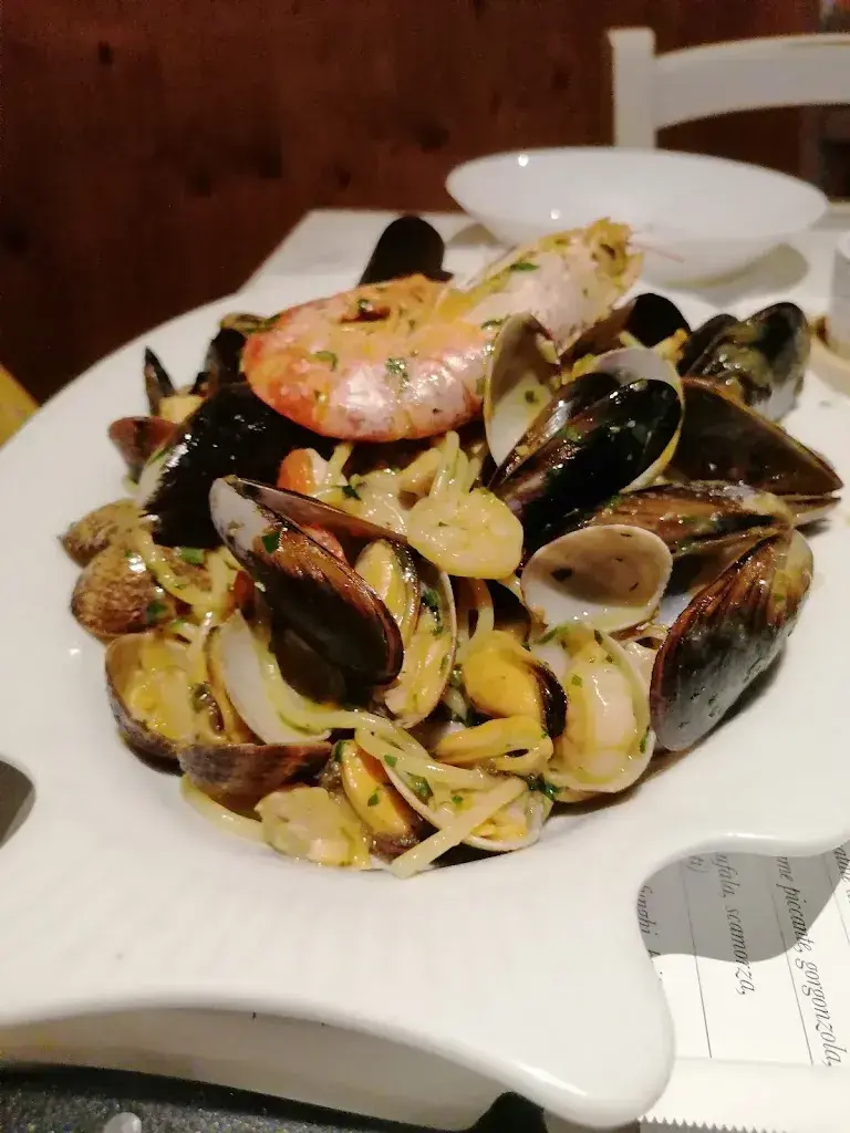 Hendric Missing_Ristorante Bar Pizzeria della Posta_Novaggio_review