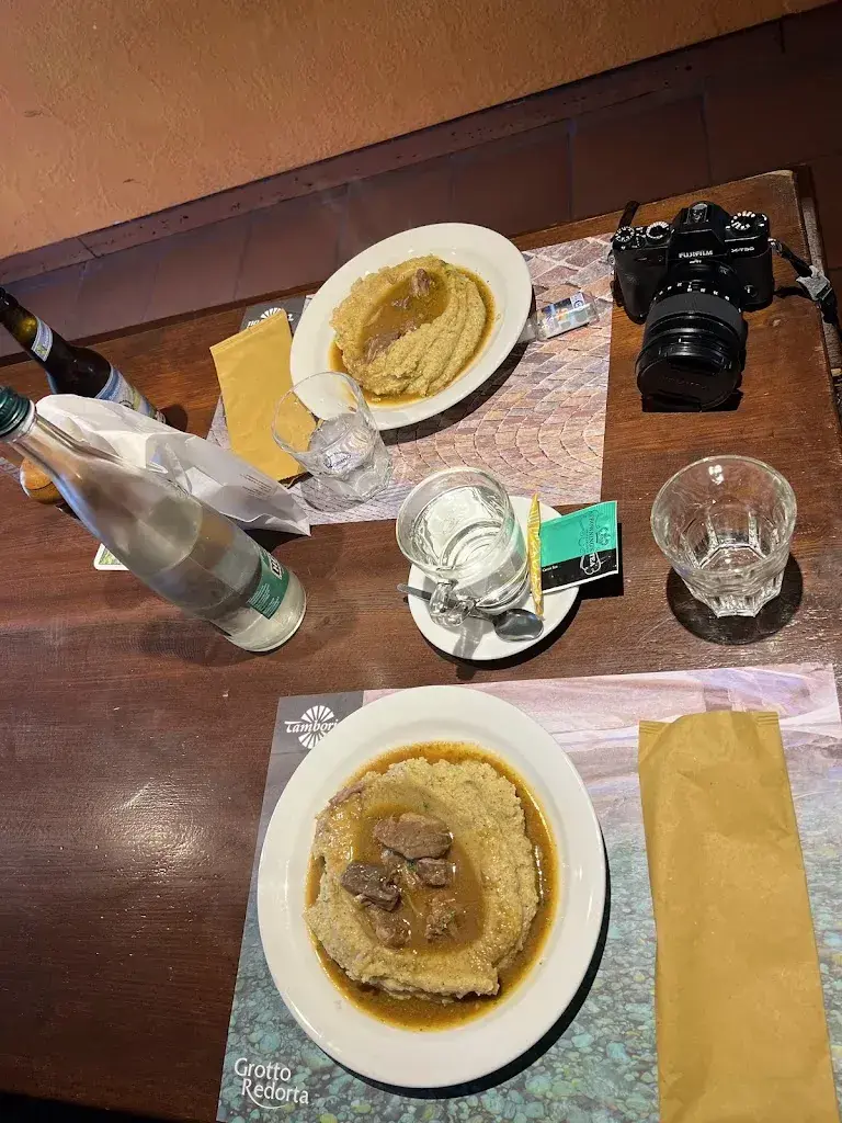 Maria Gurova_Grotto Redorta_Sonogno_recensione