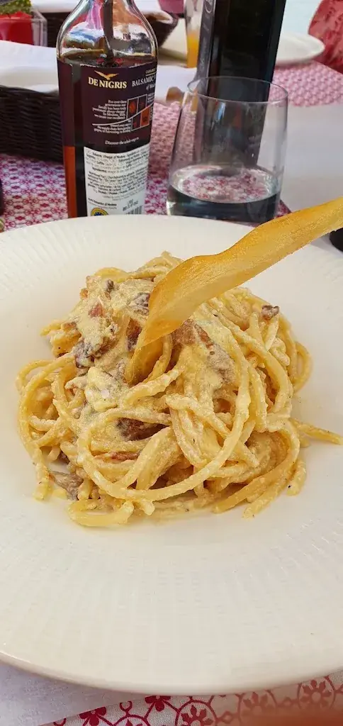 Klári Szigeti_Restaurant L' Assaggio zur Brücke_Vogelsang_avis