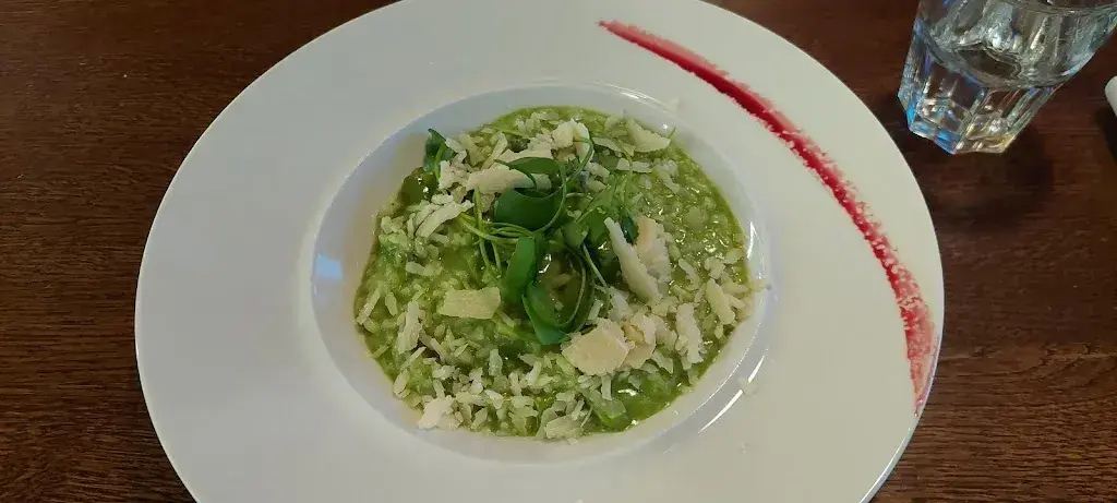 Rene Tschaggelar_Hasenstrick - Restaurant & Hotel_Dürnten_avis