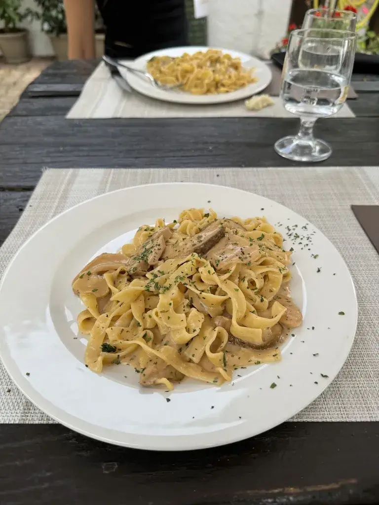 Vincenzo Prestera_Ristorante Pizzeria Grotto Bedorè_Italy_review