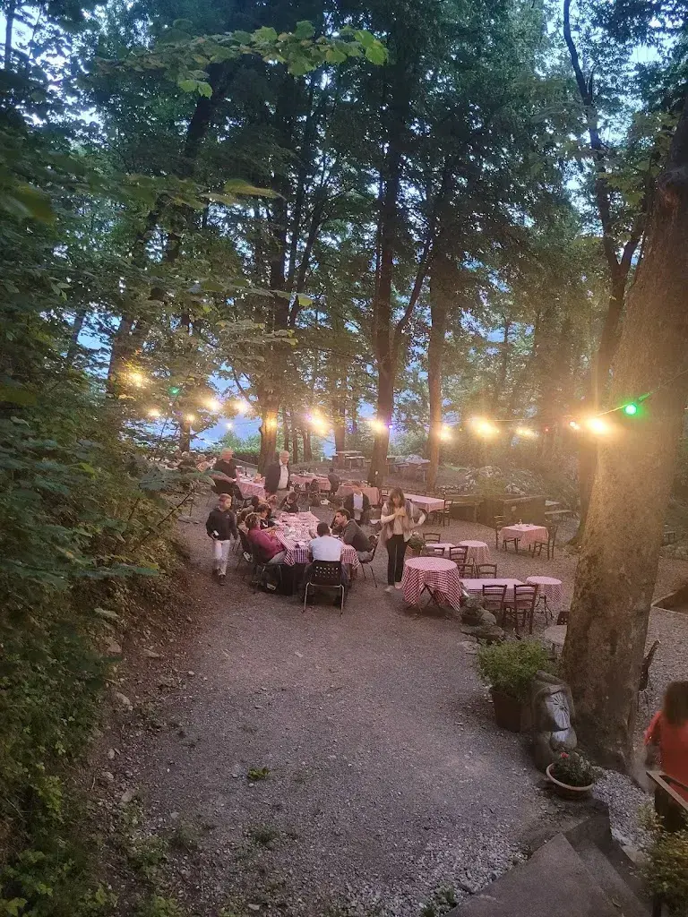 Sharron Sawyer_Grotto Grassi Tremona_Tremona_review