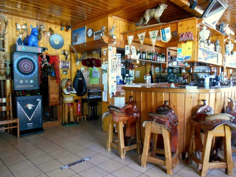 Bent Andersen_Bar Apache_Melano_review