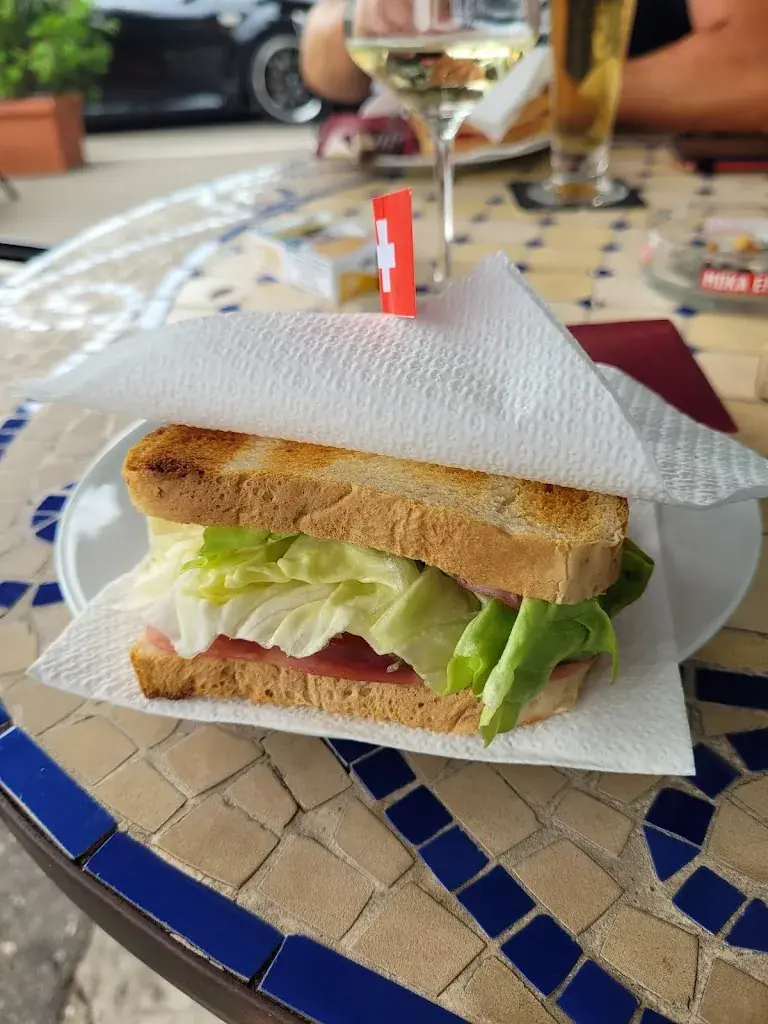 Gaby Leemann_Bar Apache_Melano_review