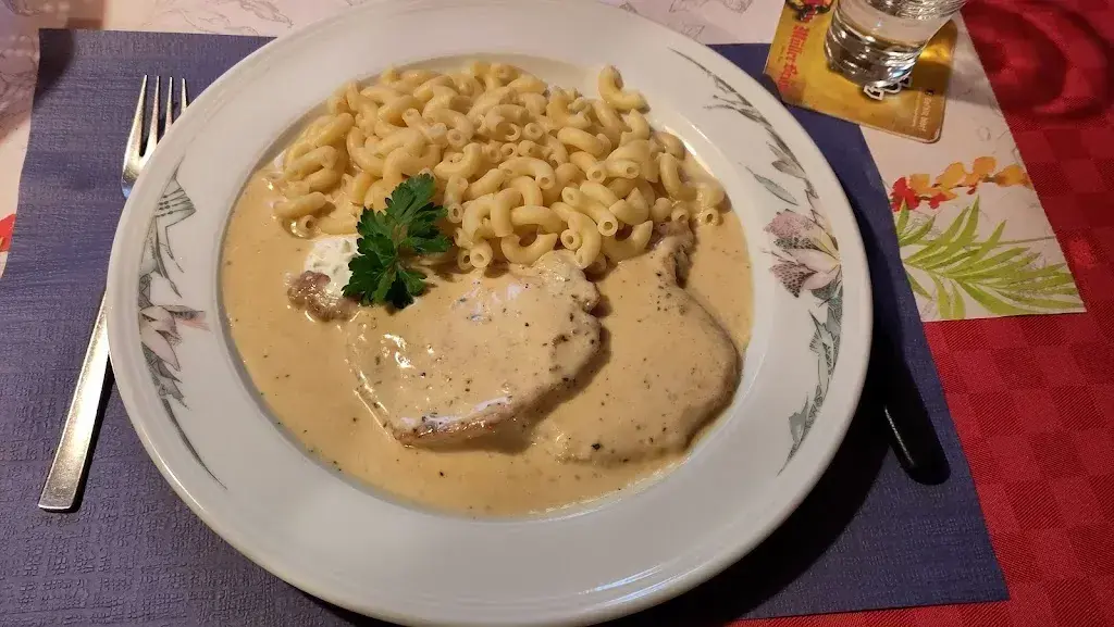 Kreuz restaurant in Sarmenstorf