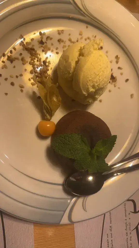 Karina Elisa_Restaurant Liftstüberl_Italy_avis