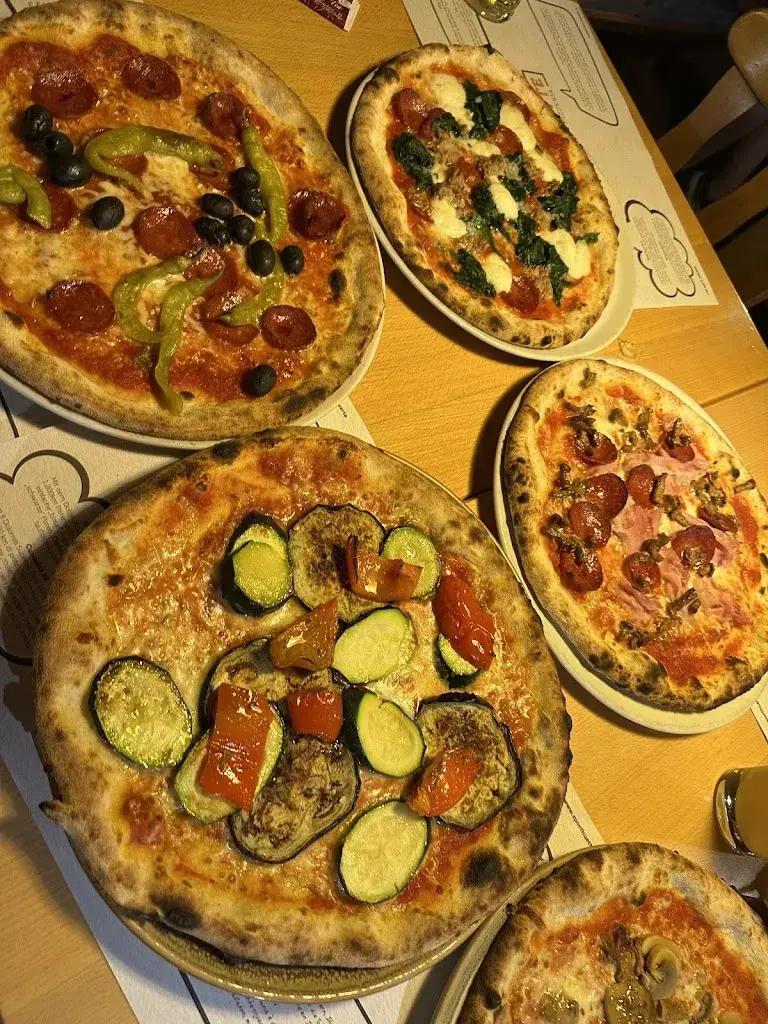 withney limbu_Pizzeria Sporthütte_Italy_Bewertung