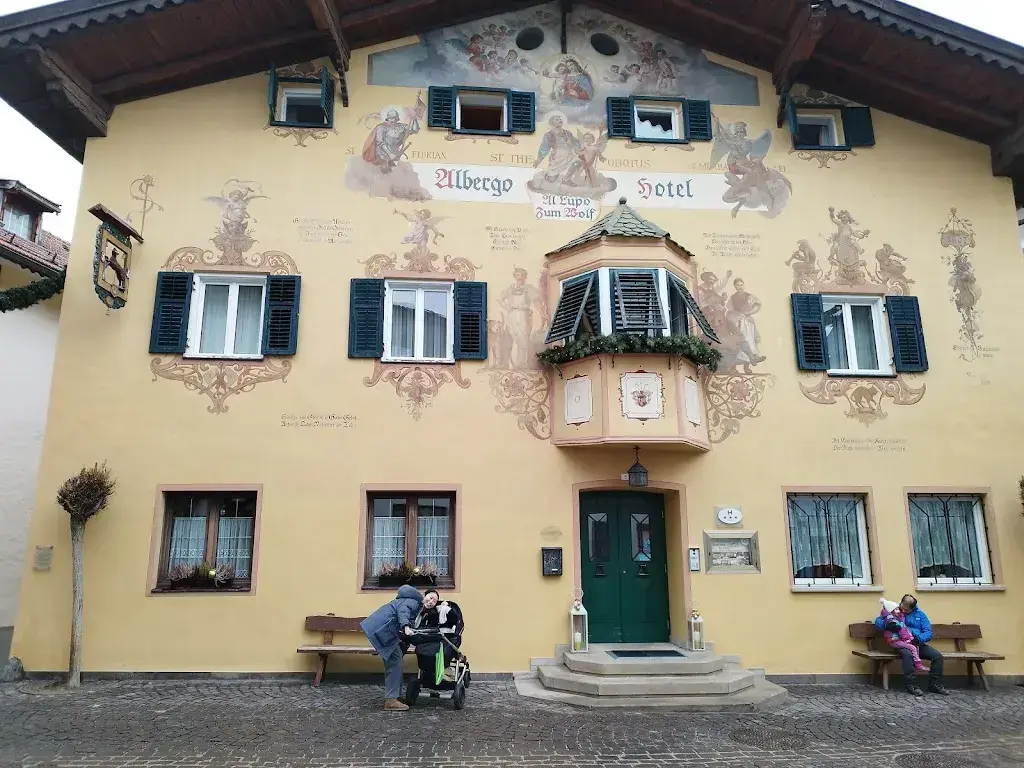 Diogene Alessandro Dei Tos_Hotel Zum Turm_Italy_review