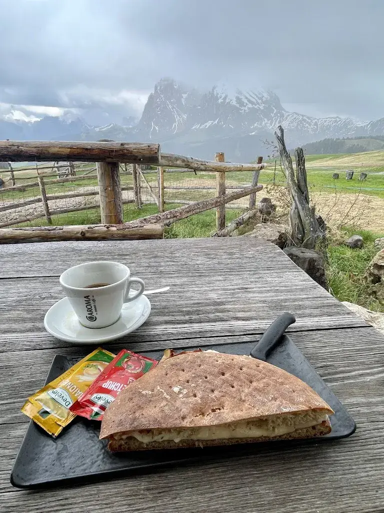 Brian W_Edlweiß Hütte - Baita Edlweiß_Italy_avis