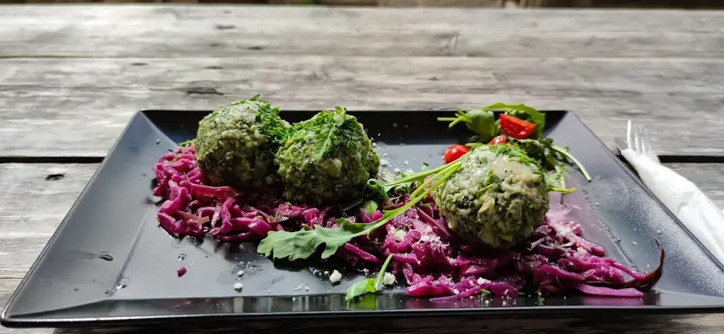 Diana Popescu_Baita Tuene_Italy_review