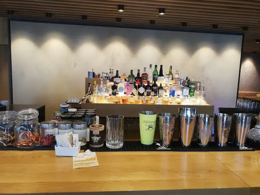 Andrea Gramentieri_Bar Lampl_Italy_review