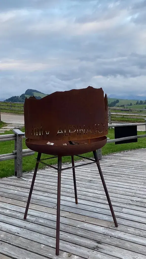 Heni Szekely_Alpina Chalet_Italy_review