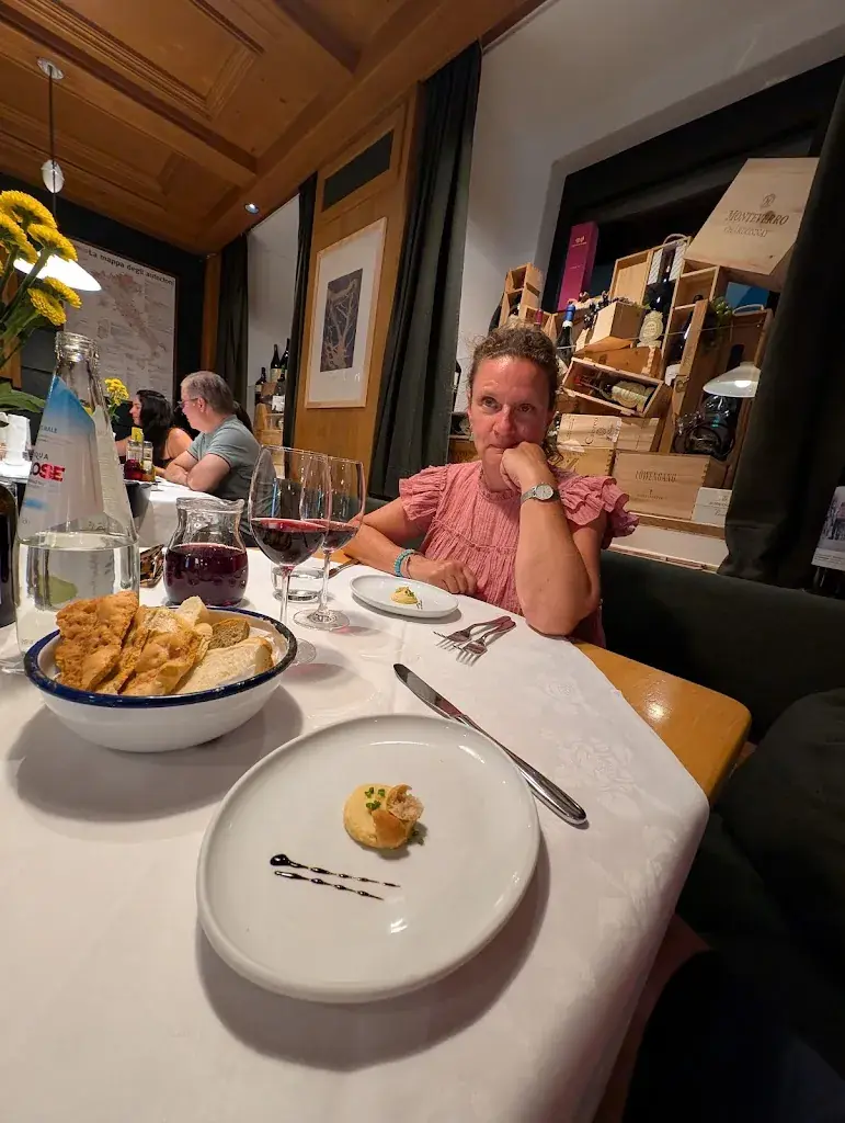 Bruce Rowland_Snetonstube: restaurant in Ortisei / St. Ulrich_Italy_avis