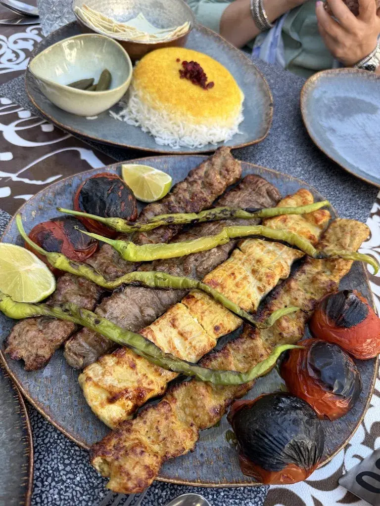 Tara Kazemi_Banoo Im Rössli_Rapperswil-Jona_Bewertung