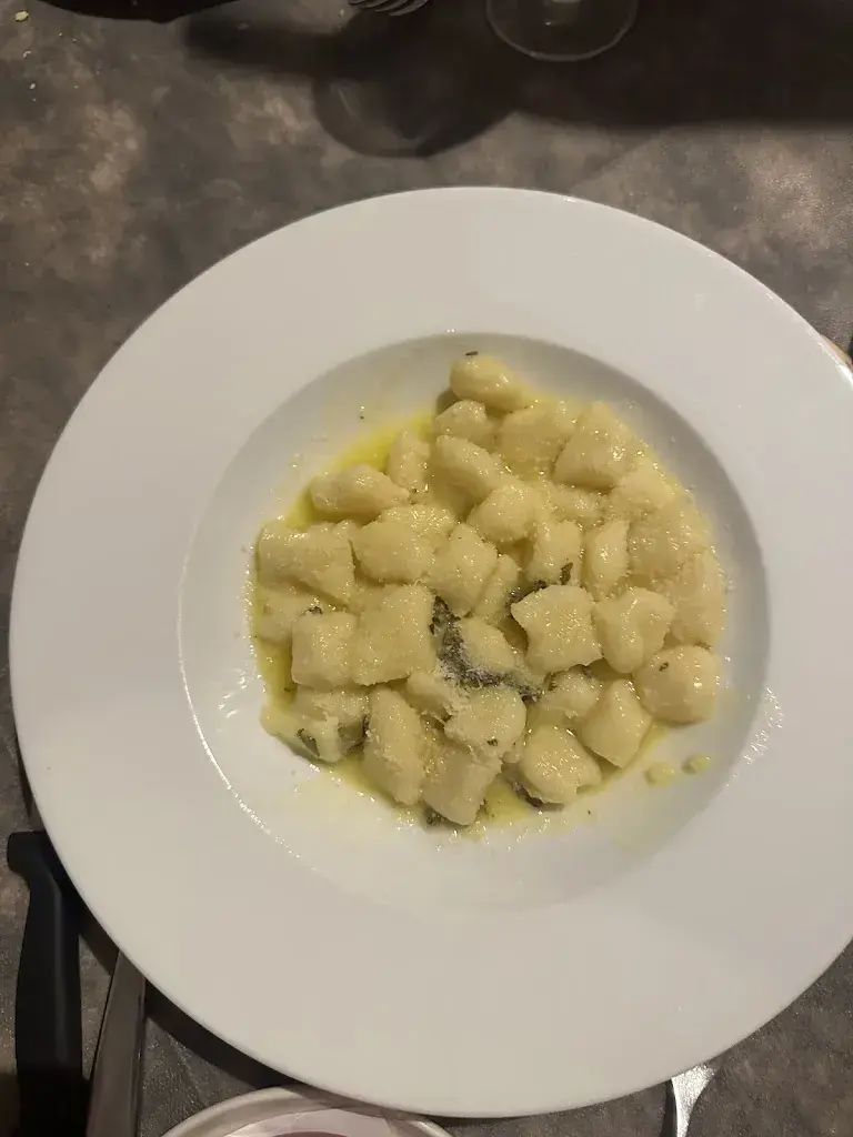 Akiram Schmitt_Ul Furmighin - Ristorante e Ostello_Sagno_review