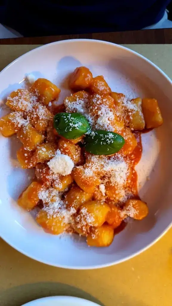 Katharine Kind_Osteria Manciana con alloggio_Muggio_Bewertung