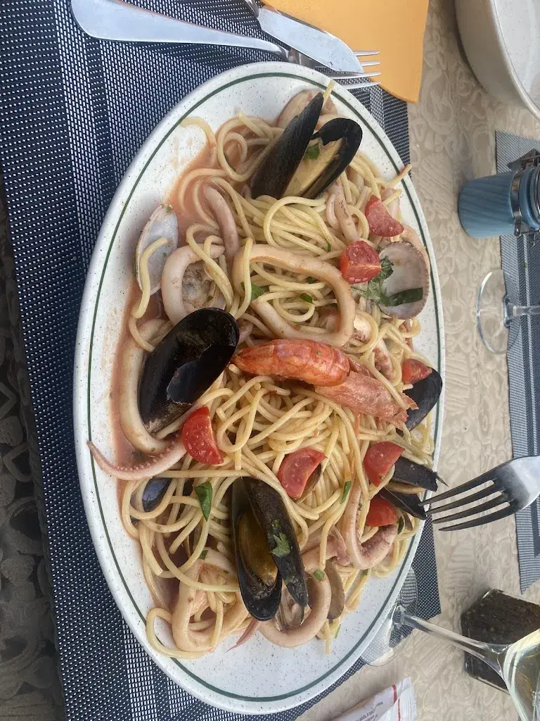 Adam Vasko_Ristorante Pizzeria Al Timone_Vacallo_review