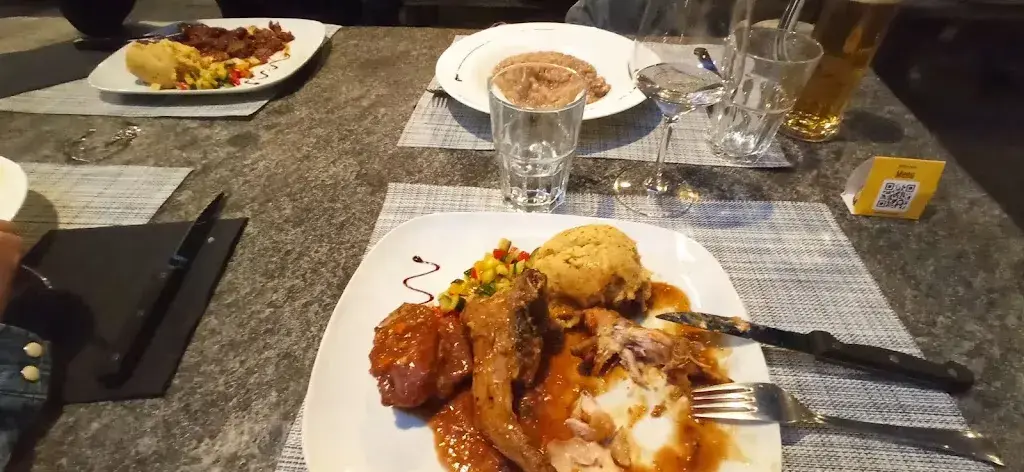 Raquel M.M_Grotto al Bosco_Avegno_review