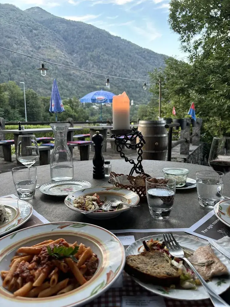 Devika Phieler_Grotto Brunoni_Golino_review