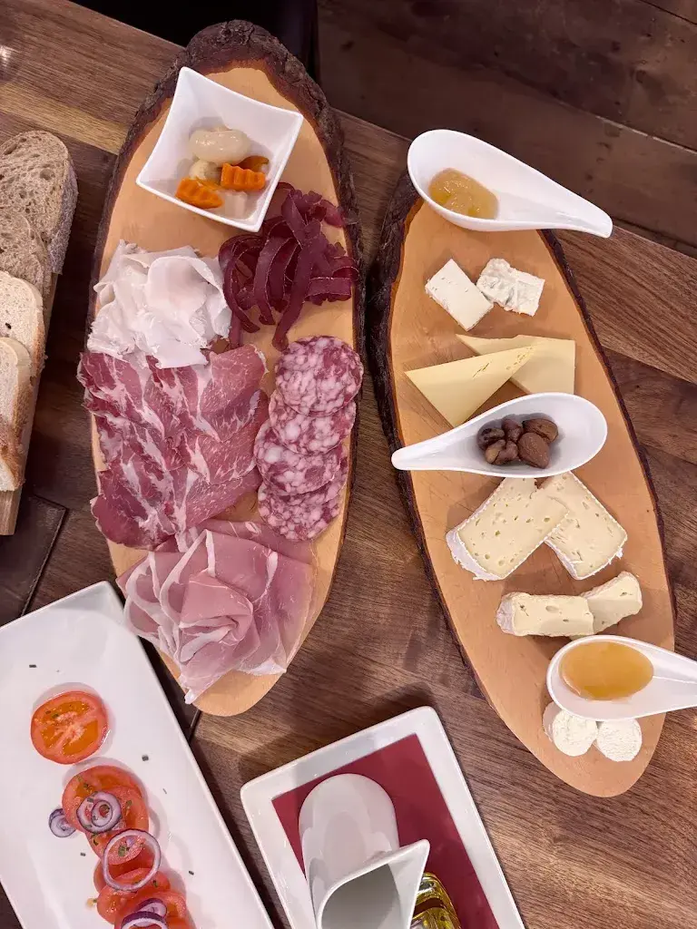 Angela Zhelybalova_Restaurant 