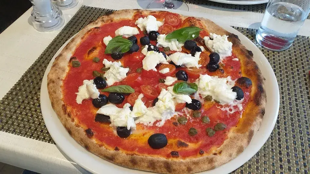 Sabine Lang_Ristorante Pizzeria Piazza da Fabrizio e Gisella_Verscio_recensione