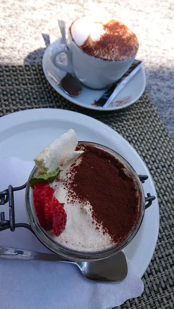 Piri Szabó_Grotto Sassello_Gerra (Verzasca)_Bewertung