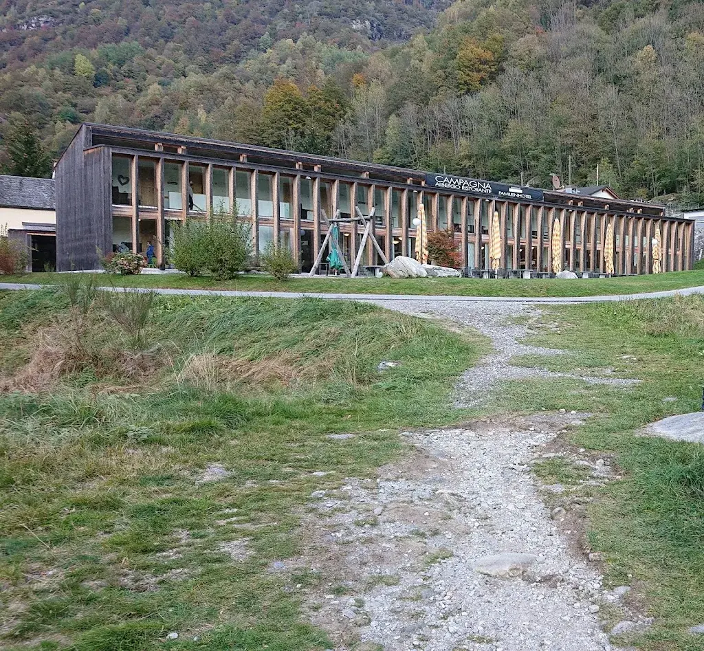 Barefoot Centipede_Campagna Albergo Ristorante Familienhotel_Gerra (Verzasca)_avis