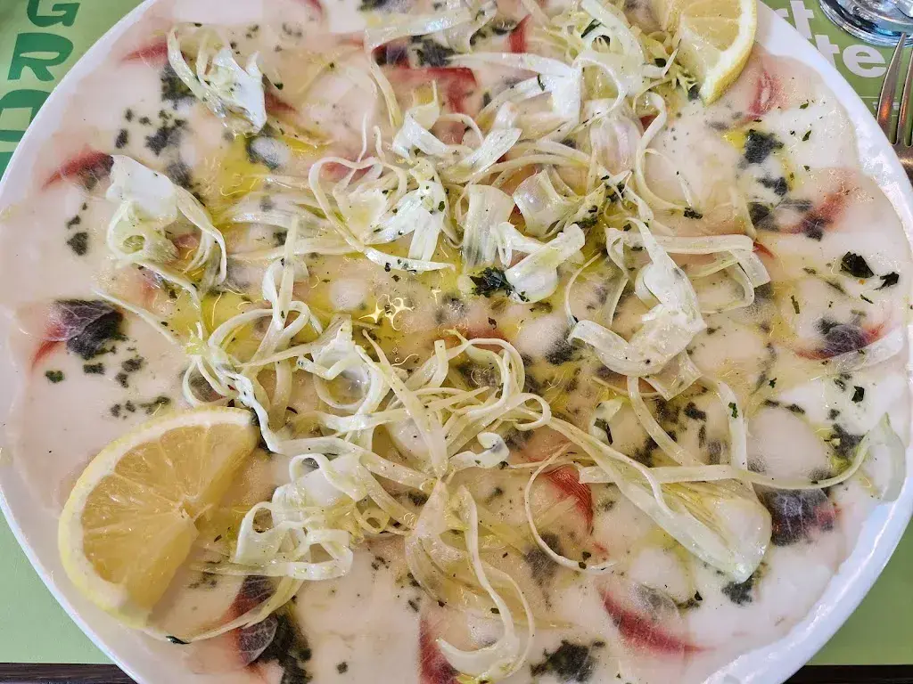 Fanny Grandchamp_Grotto 04_Bex_review