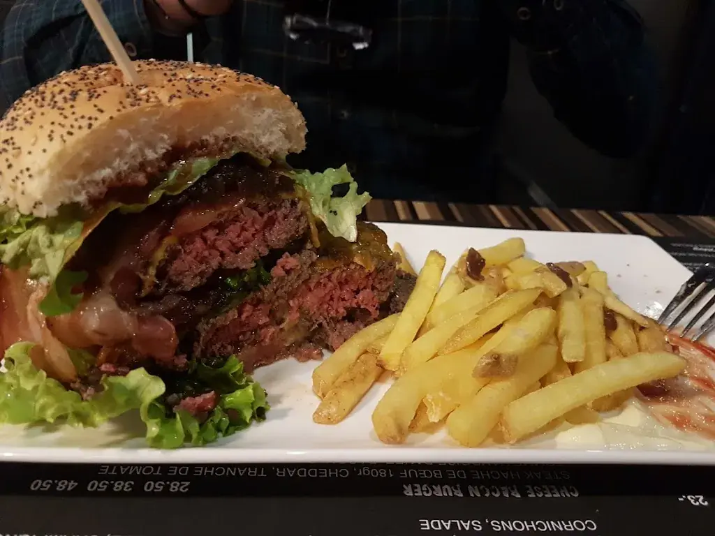 Niculina Ciogolea_Vida Loca Café_Bex_review