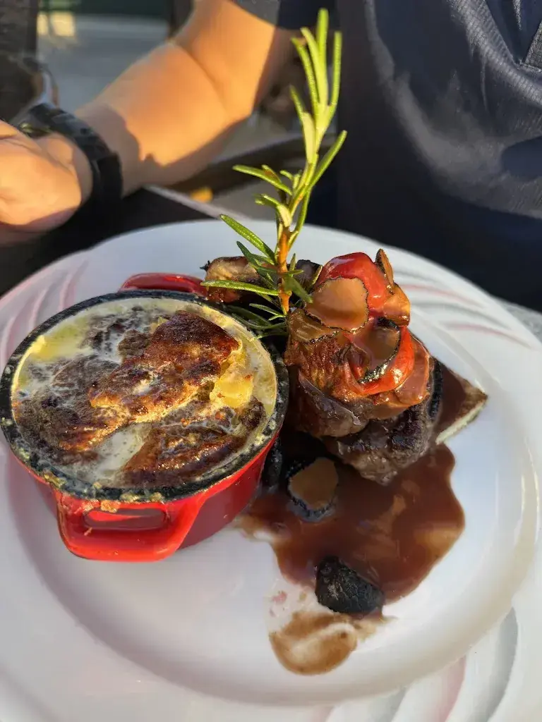 Anthony Nakoneczny Marin_Restaurant Le Torrent_Yvorne_recensione