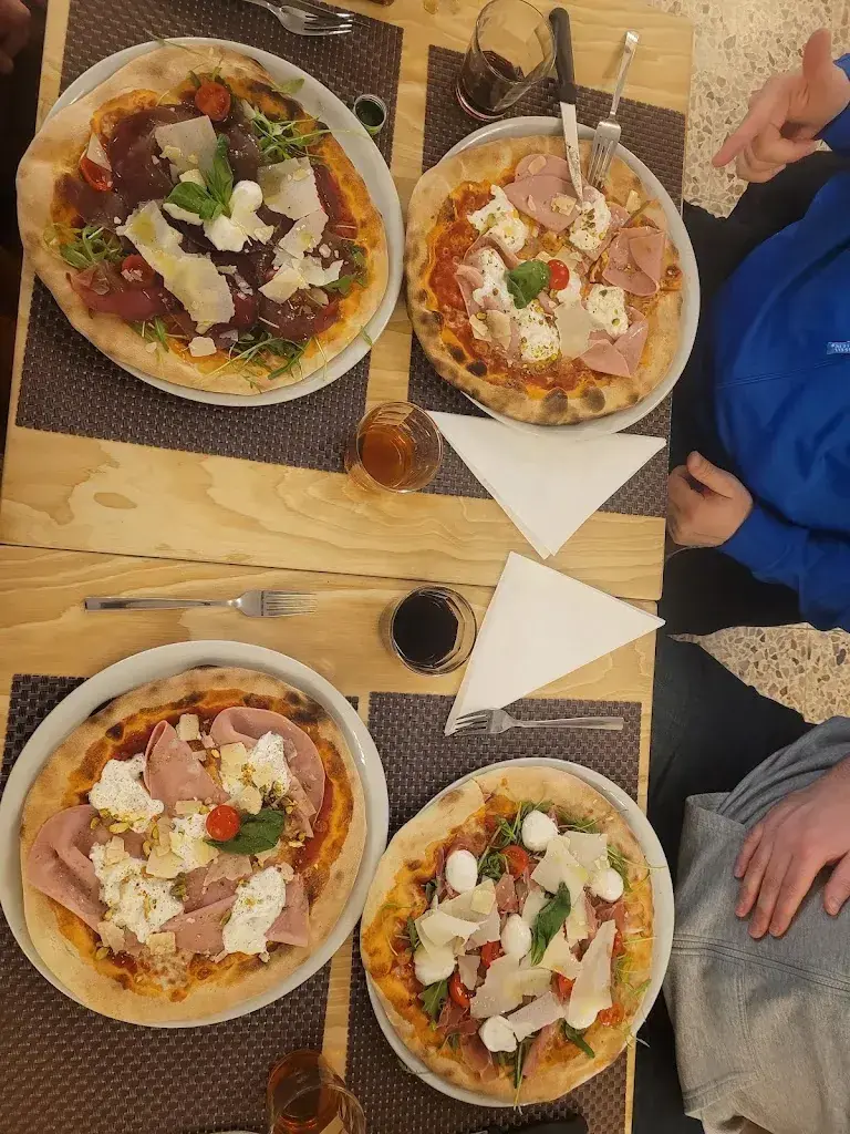 Marion Pasche_Il Panzo Pizzeria_Lavey-Village_review